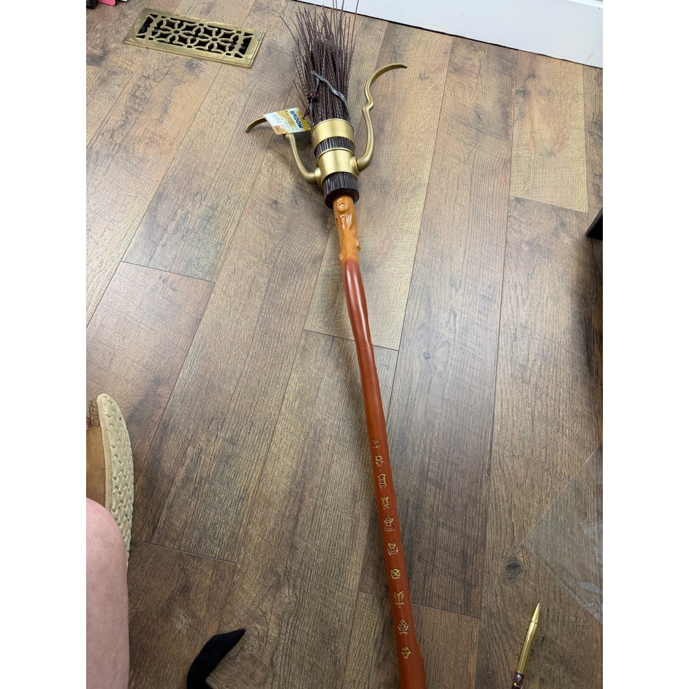 Harry Potter Wizarding World Light Up Broom Universal Studios NWT Quidditch